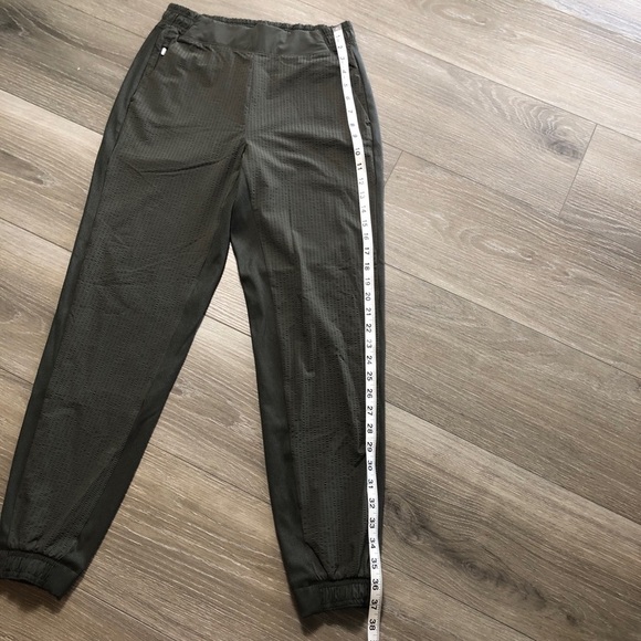 Athleta Brooklyn Jogger Mountain Olive Green Athletic Athleisure Pants Size 2 - Picture 4 of 11